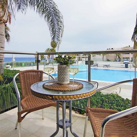 Diana - Coralli Beachfront Apartment Протарас Экстерьер фото