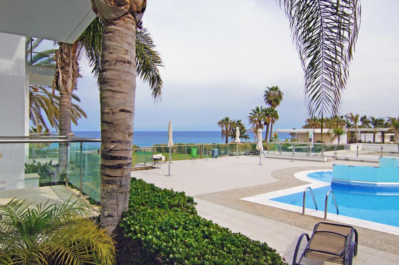 Diana - Coralli Beachfront Apartment Протарас Экстерьер фото