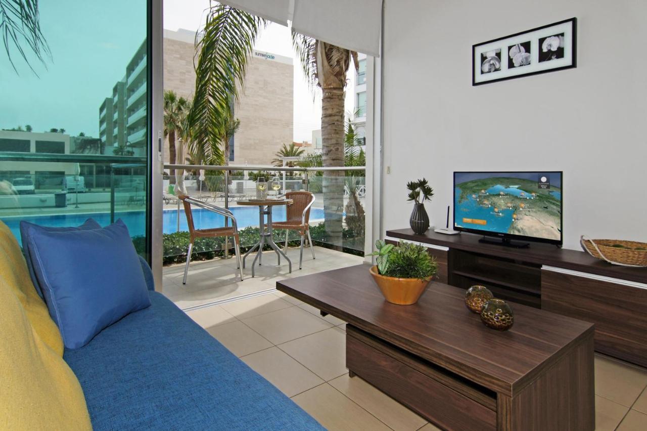 Diana - Coralli Beachfront Apartment Протарас Экстерьер фото