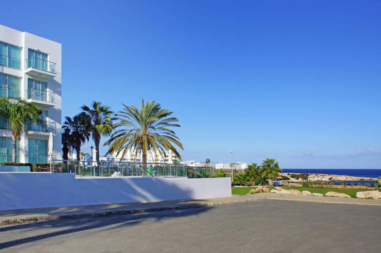 Diana - Coralli Beachfront Apartment Протарас Экстерьер фото